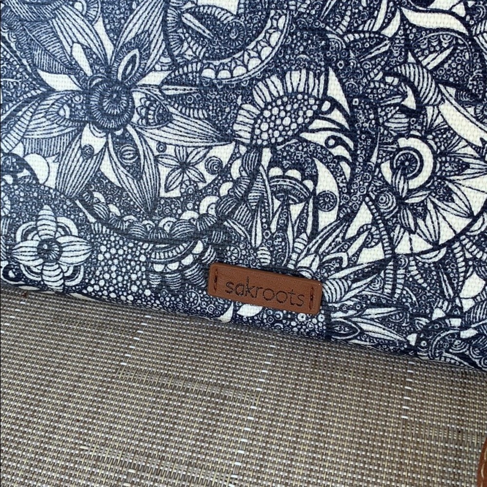 Sakroots Wallet/Wristlet/Crossbody